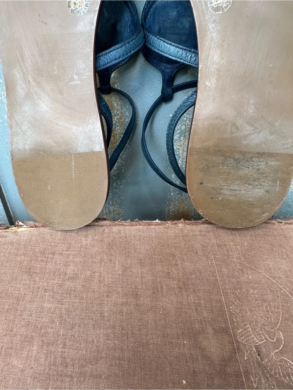 Tory Burch Leticia Logo Leather Ankle Strap Thong Sandal Navy Sz 8.5 - Picture 13 of 15